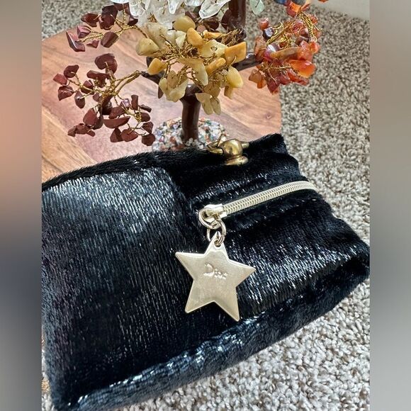 Dior pouch converted to crossbody bag - Picture 3 of 11